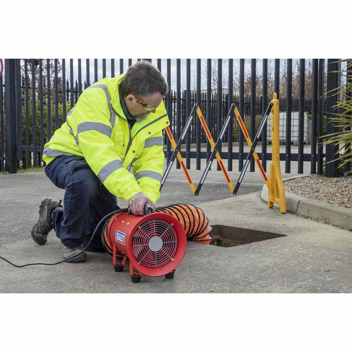 Portable Ventilator ?200mm with 5m Ducting